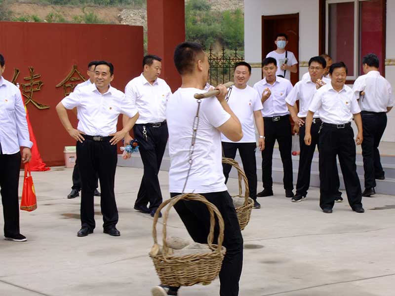 讓黨旗高高飄揚---宏達集團黨員參觀大峰山紅色教育基地活動