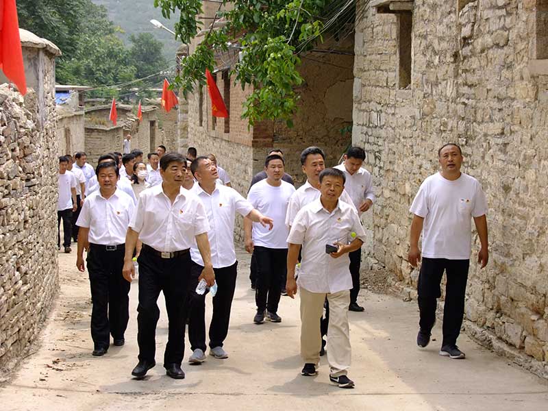 讓黨旗高高飄揚---宏達集團黨員參觀大峰山紅色教育基地活動